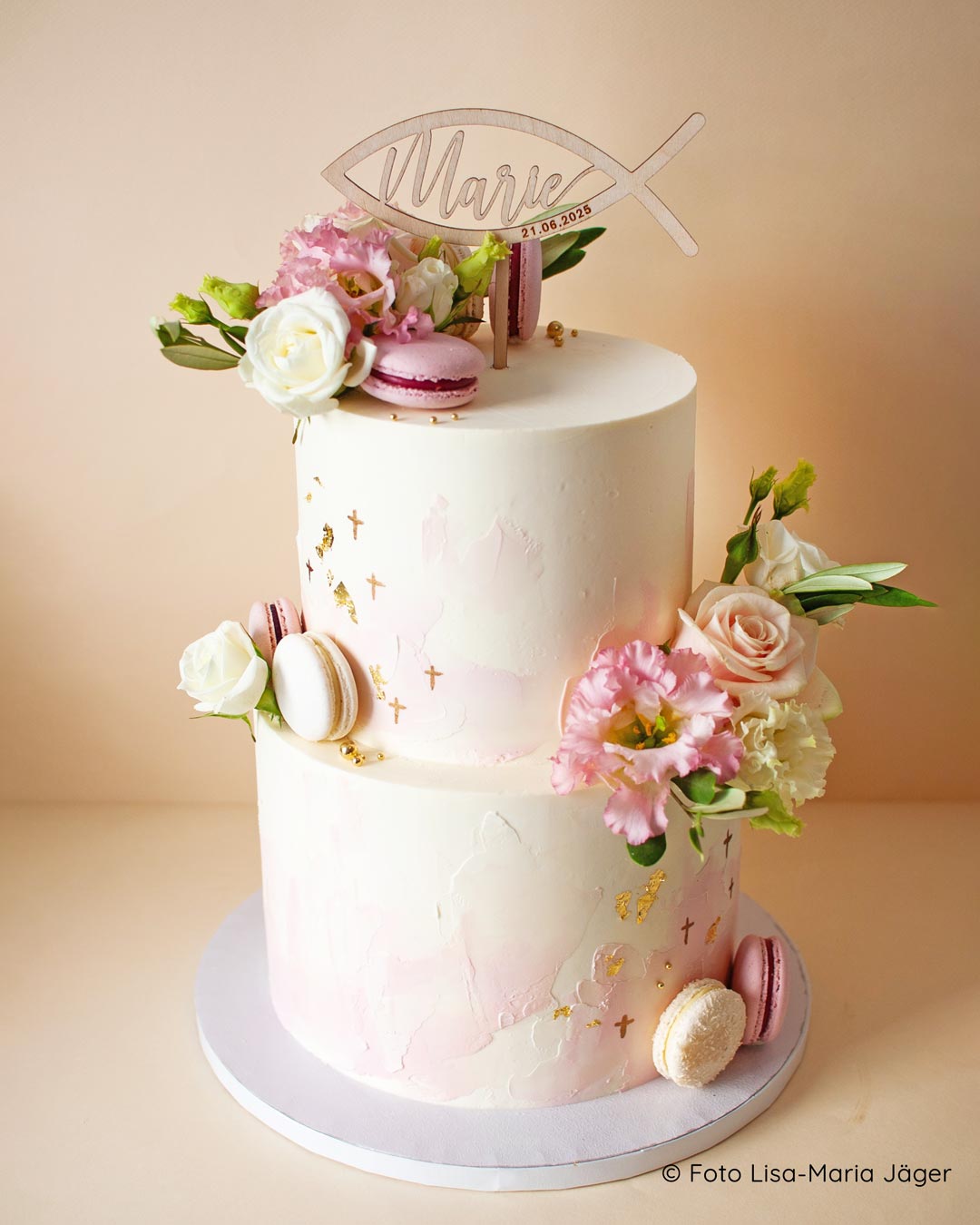 Fisch Topper Taufe Florale Torte Macarons